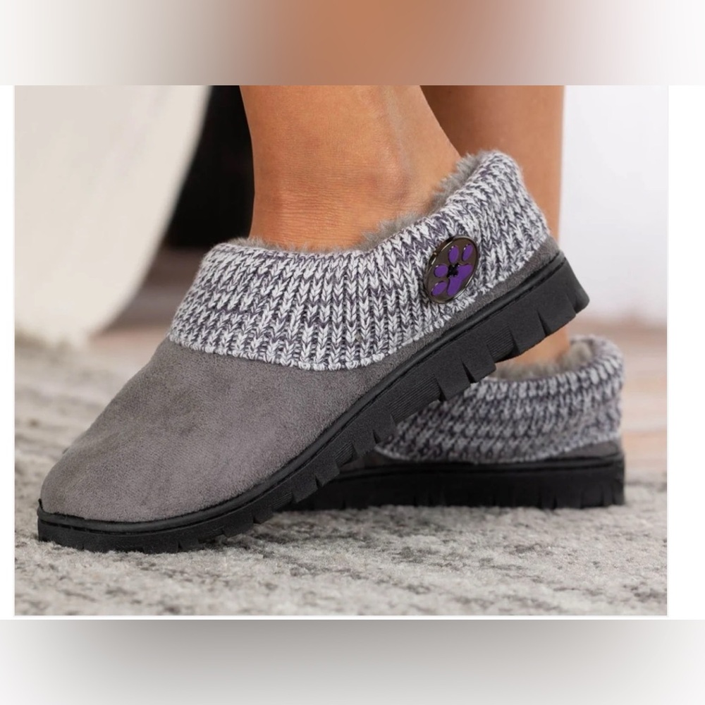 The Animal Rescue Shoes Women's 7 Gray Slide Faux Fur Purple Animal Paw‎ Button